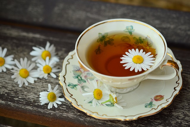 Zahřejte se bylinkovým čajem, který navíc posílí vaši imunitu.